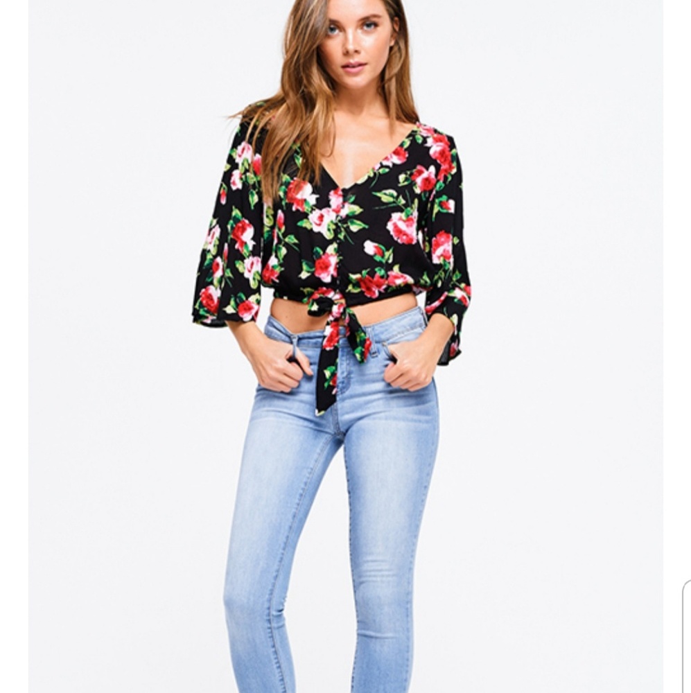 Floral Blouse!! Crop Top! - Picture 4 of 8